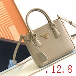 スーパーコピーブラダバッグ